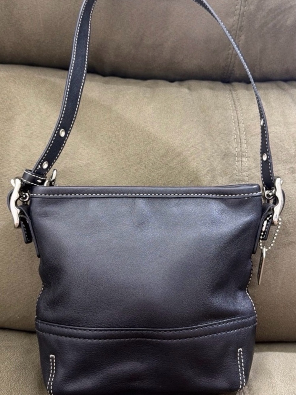 Coach Bag 2004 Vintage Black Leather Shoulder Bag with Silver Hardware